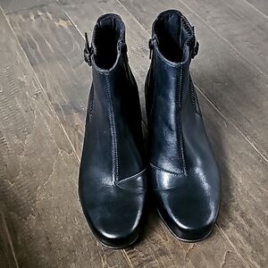 Clarks Artisan Rosalyn Lara Ankle Boots